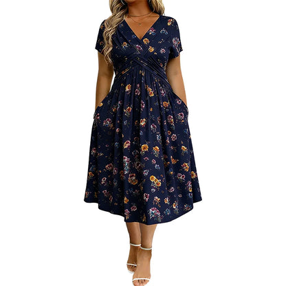 🌺👗 Blommig klänning med V-ringning och markerad midja